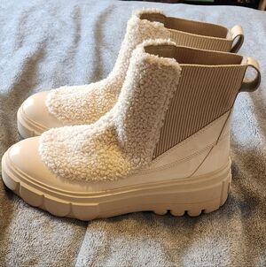 Sorel Caribou X Boot Chelsea Women’s 10 Bleached Ceramic/Oatmeal Sherpa Boots